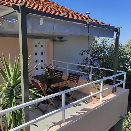Peaceful With Beautiful View Apartment