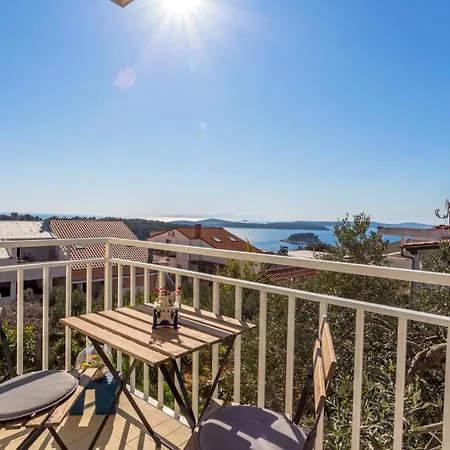 Апартаменты Peaceful With Beautiful View Хвар